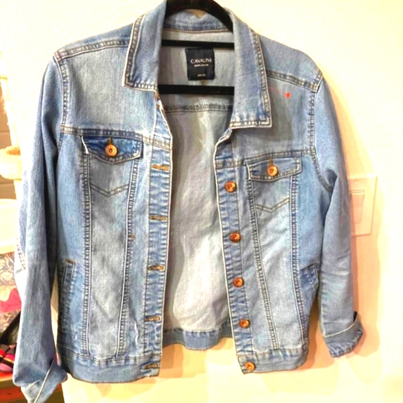 Cavalini Jackets & Blazers - CAVALINI Jean Jact Size L light wash lightweight  excellent pre-owned condition